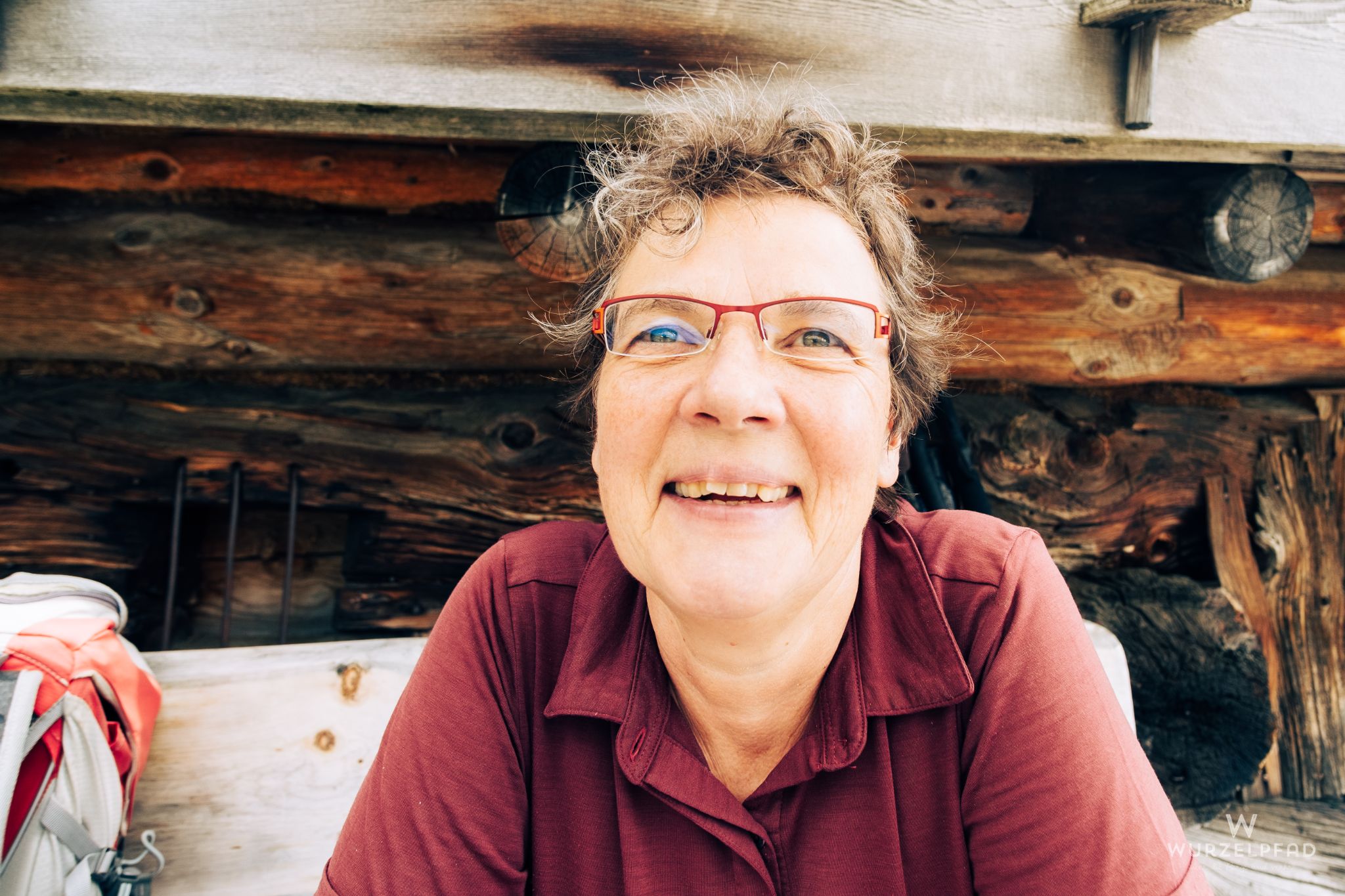 Zufrieden bei der Brotzeit